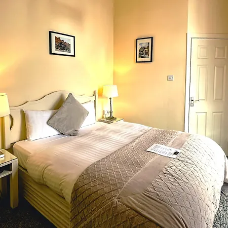 Morehampton Townhouse *