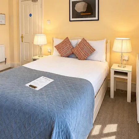 Morehampton Townhouse Homestay