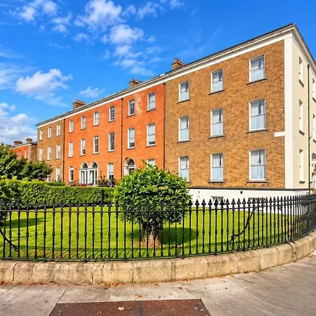 Morehampton Townhouse *