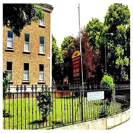 Morehampton Townhouse Homestay
