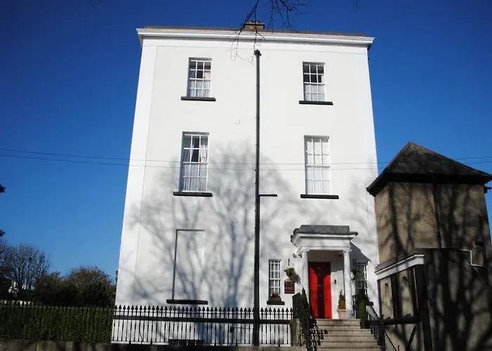 Morehampton Townhouse *