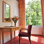 Morehampton Townhouse Homestay