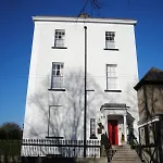 Morehampton Townhouse *