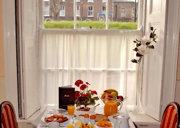 ホームステイ モアハンプトン タウンハウス *